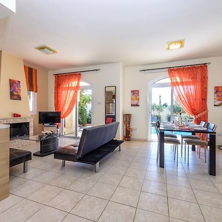 Villa Chloe Paralimni Kamer foto
